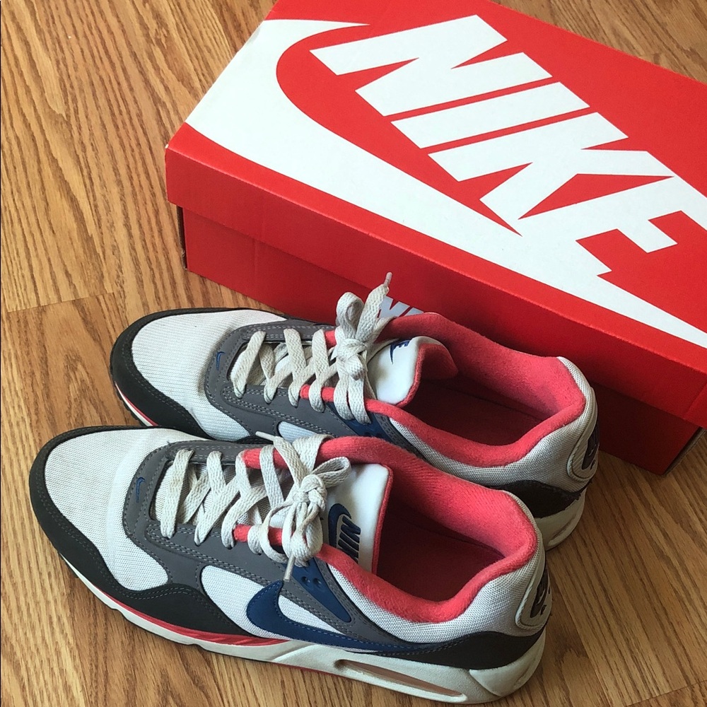 NIKE AIR MAX CORRELATE